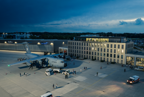 Der A400 bei Nacht