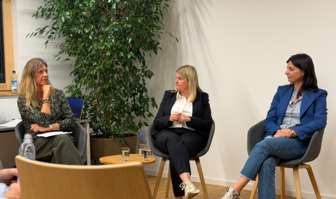 Talkrunde mit drei Personen