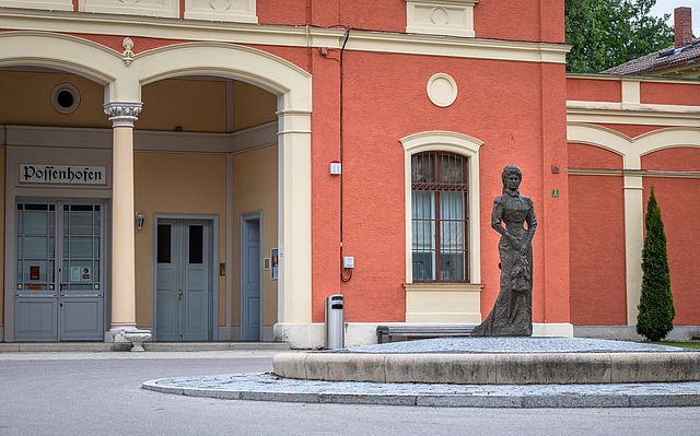 Das Kaiserin Elisabeth Museum in Possenhofen ist nur eines der Museen unserer Region StarnbergAmmersee, die es sich zu besuchen lohnt. 