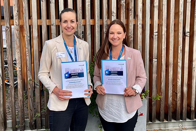 Alexandra Sichart und Melanie Gunzelmann wurden als eCoaches für die Region StarnbergAmmersee ausgezeichnet.  