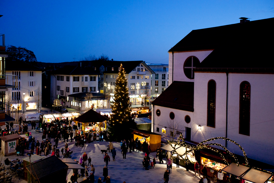 Weihanchten am Kirchplatz in Starnberg
