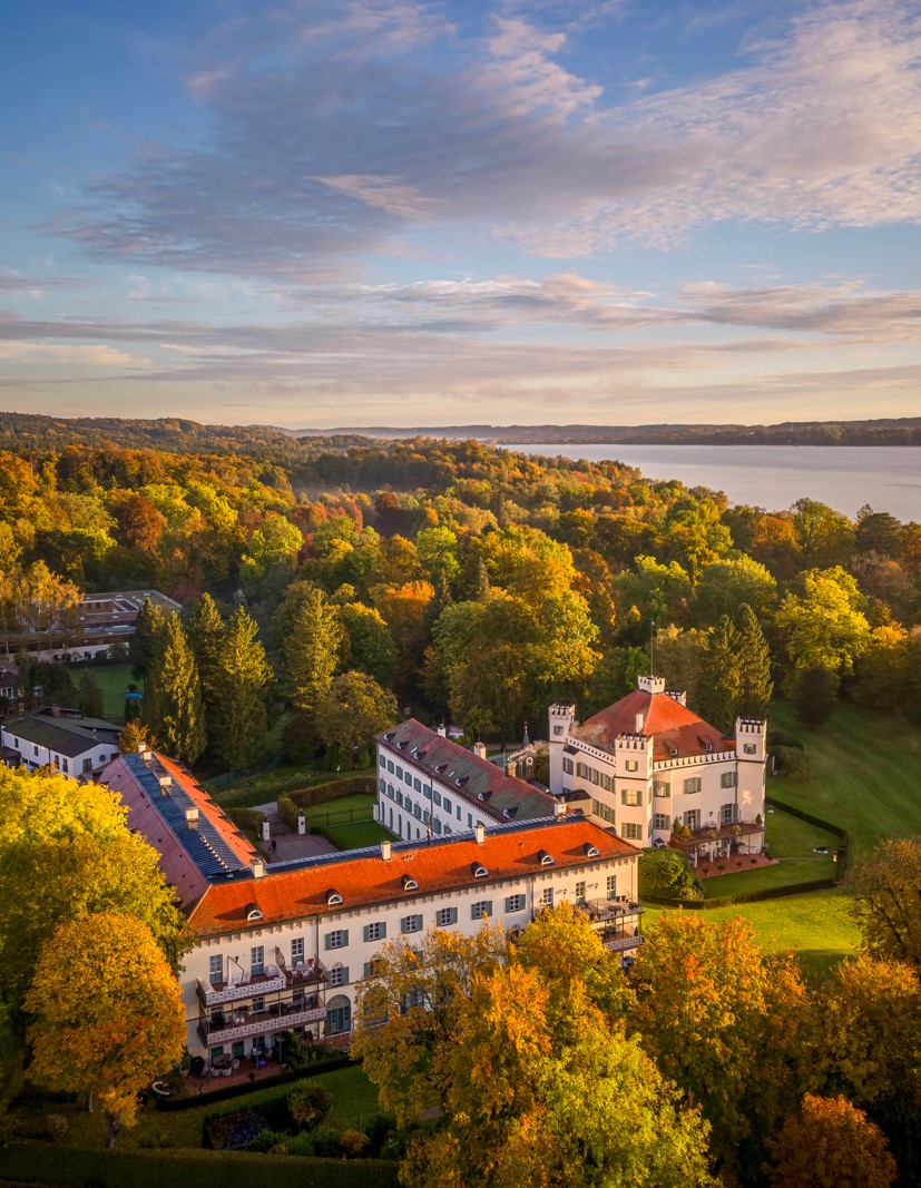 Das Schloss Possenhofen von oben