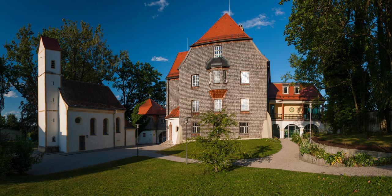 Das Schloss Kempfenhausen beeindruckt mit seiner Geschichte.