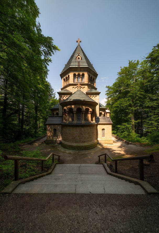 Die Station an der Votivkapelle markiert den Todesort von König Ludwig II.