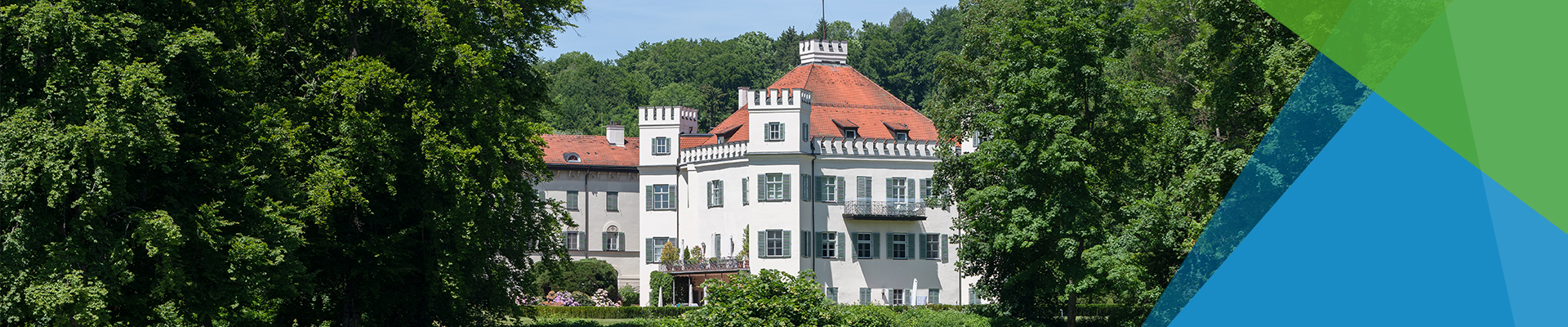 Eine hoheitliche Region ohne Schlösser ist unvorstellbar! Das Schloss Possenhofen auf dem Bild kann von außen besichtigt werden.